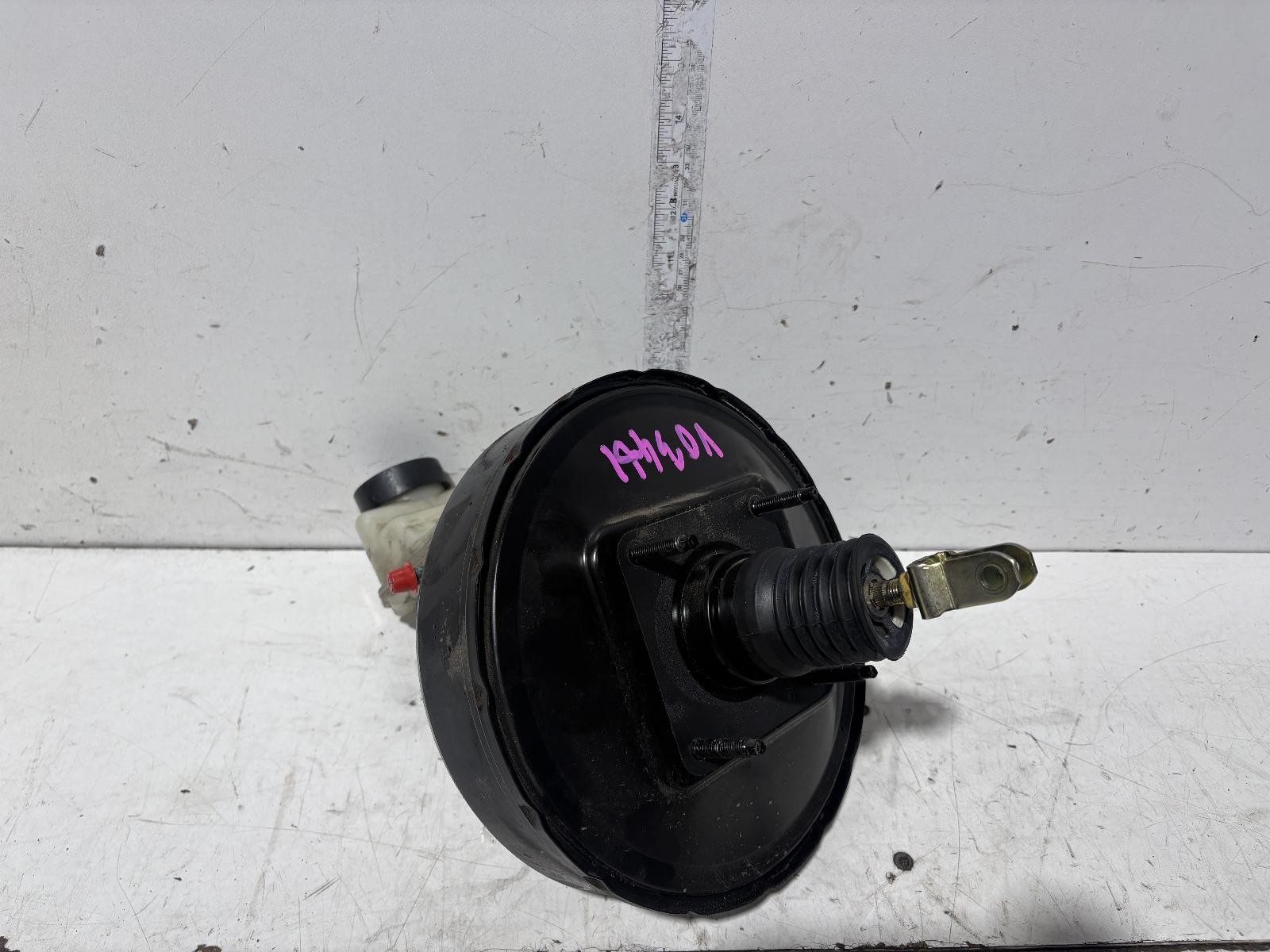 Toyota Celica Brake Booster w/Master Cylinder ZZT231 11/1999-10/2005