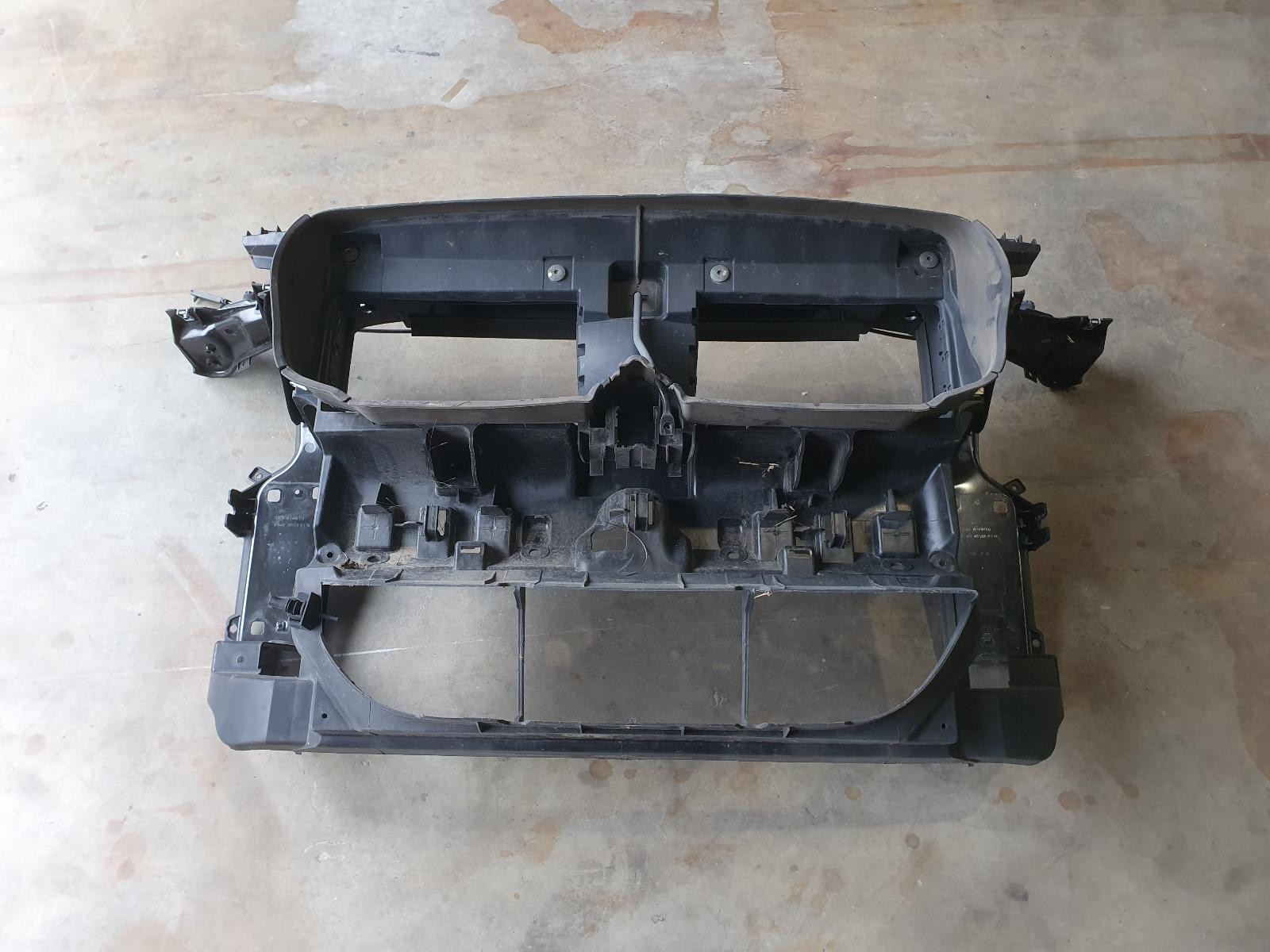 BMW X1 RADIATOR SUPPORT E84,