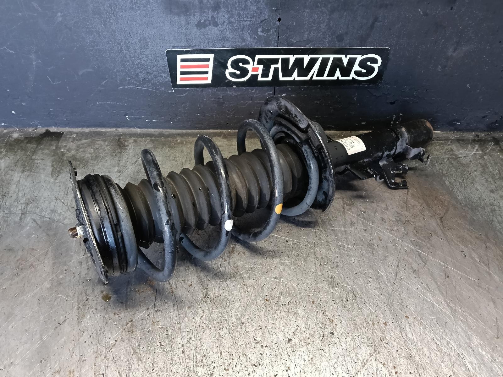 NISSAN QASHQAI LEFT FRONT STRUT J11, 12/13-07/21 13 14 15 16 17 18 19 20 21