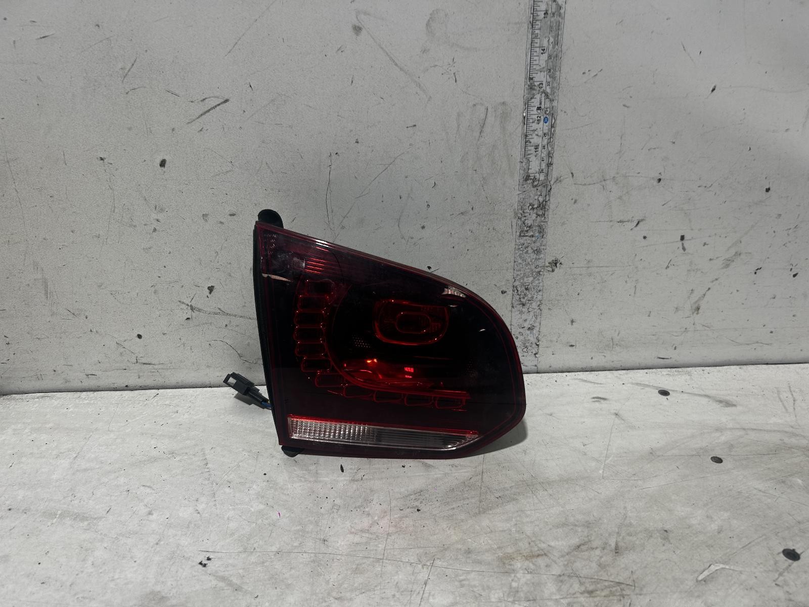 Volksawgen Golf Left Rear Garnish Bootlid GEN 6 08/2006-08/2011