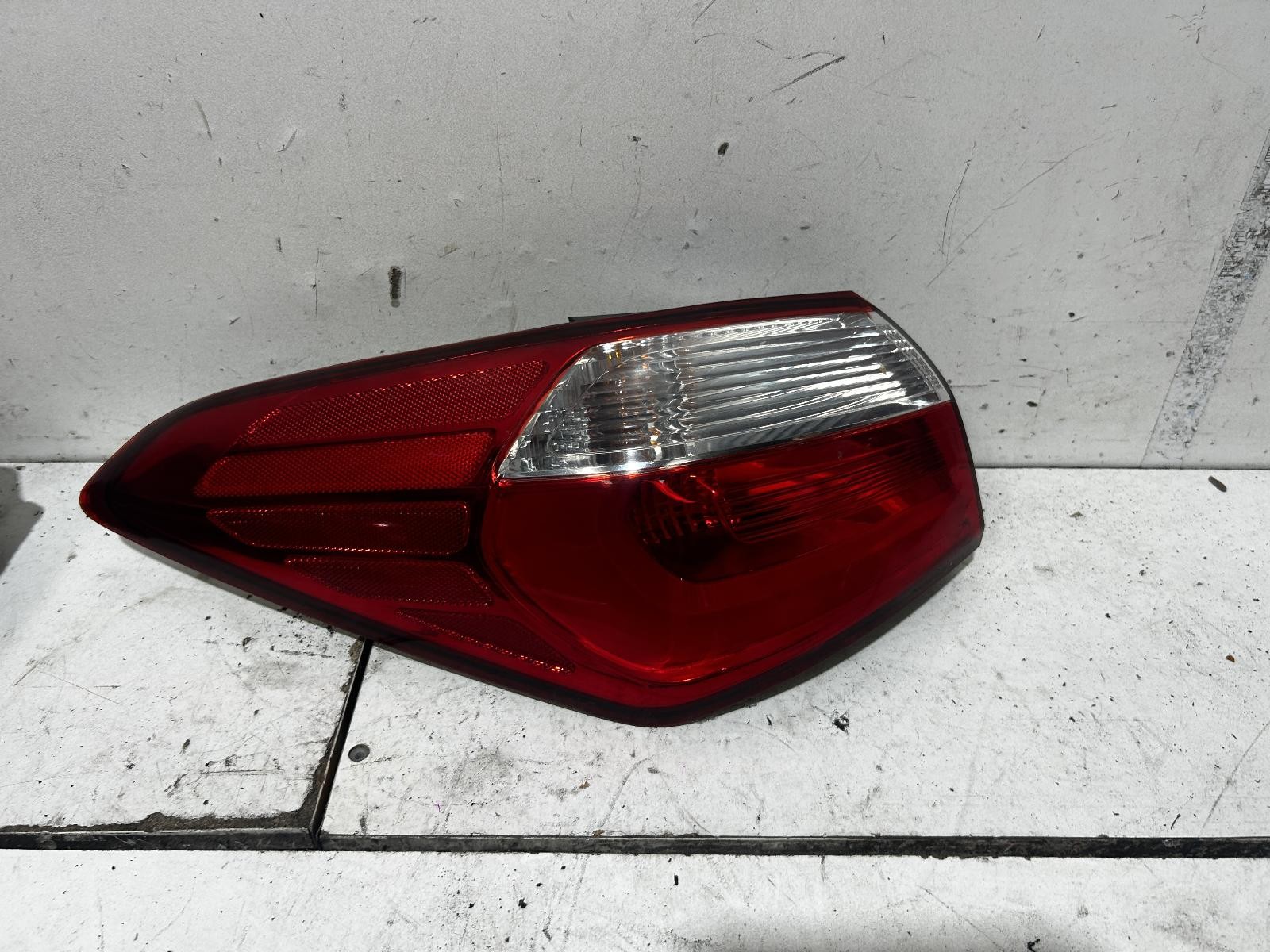 Fiat Freemont Left Taillight JF 04/2013-01/2017