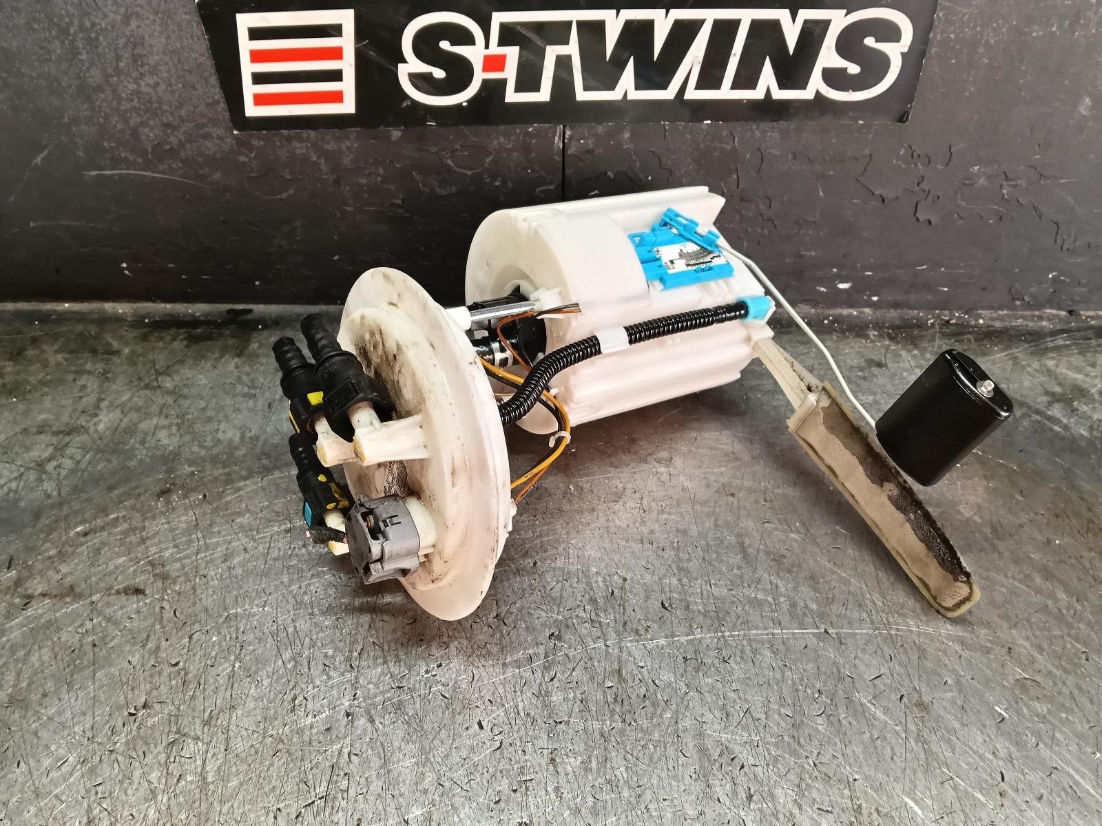 2016 Kia Carnival/Grand Carnival KIA CARNIVAL FUEL PUMP DIESEL, 2.2, YP, 12/14-10/20 14 15 16 17 18 19 20