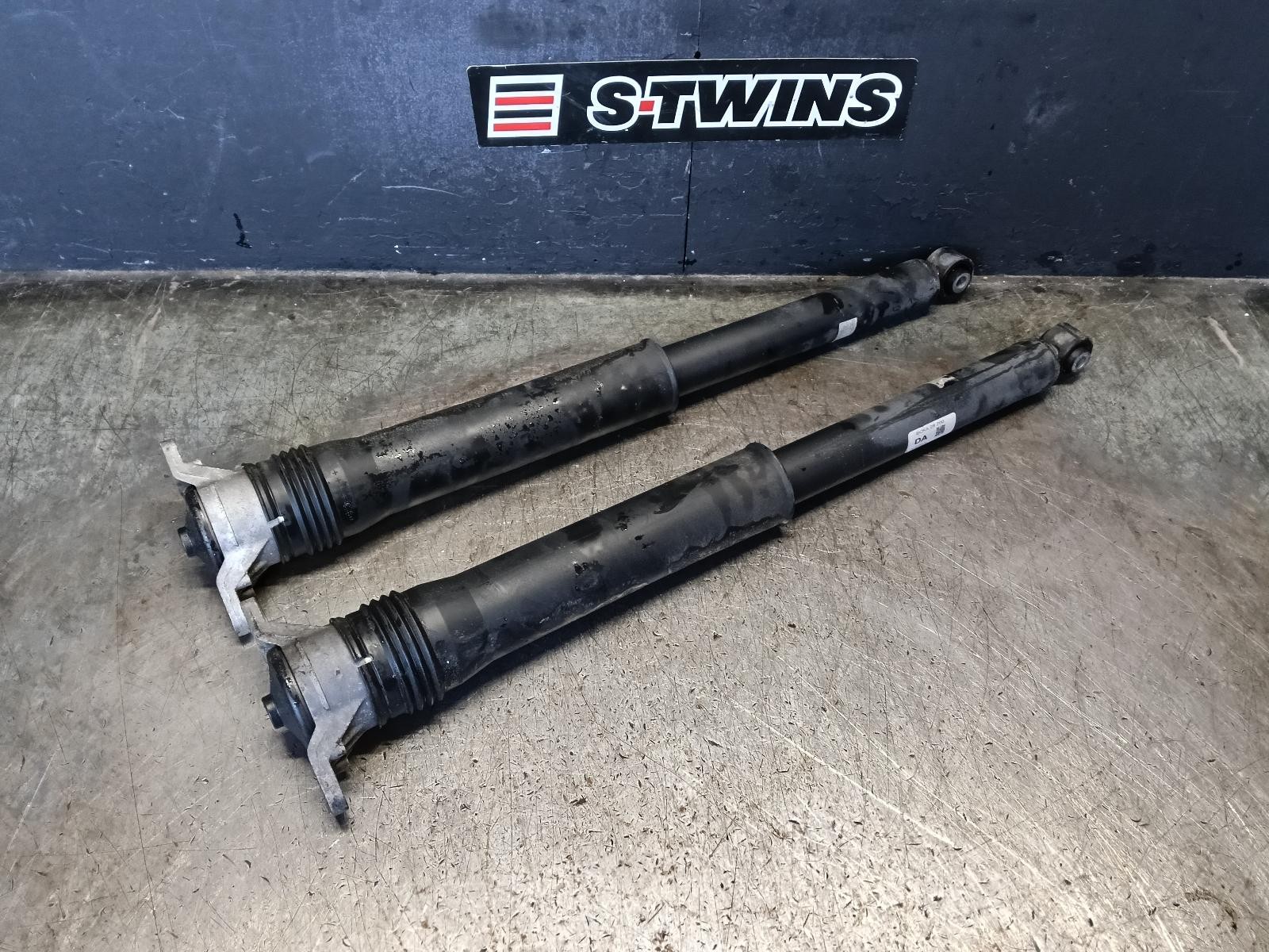 MAZDA 3 SHOCK ABSORBER BP, REAR, PAIR, 03/19- 19 20 21 22 23 24 25 26