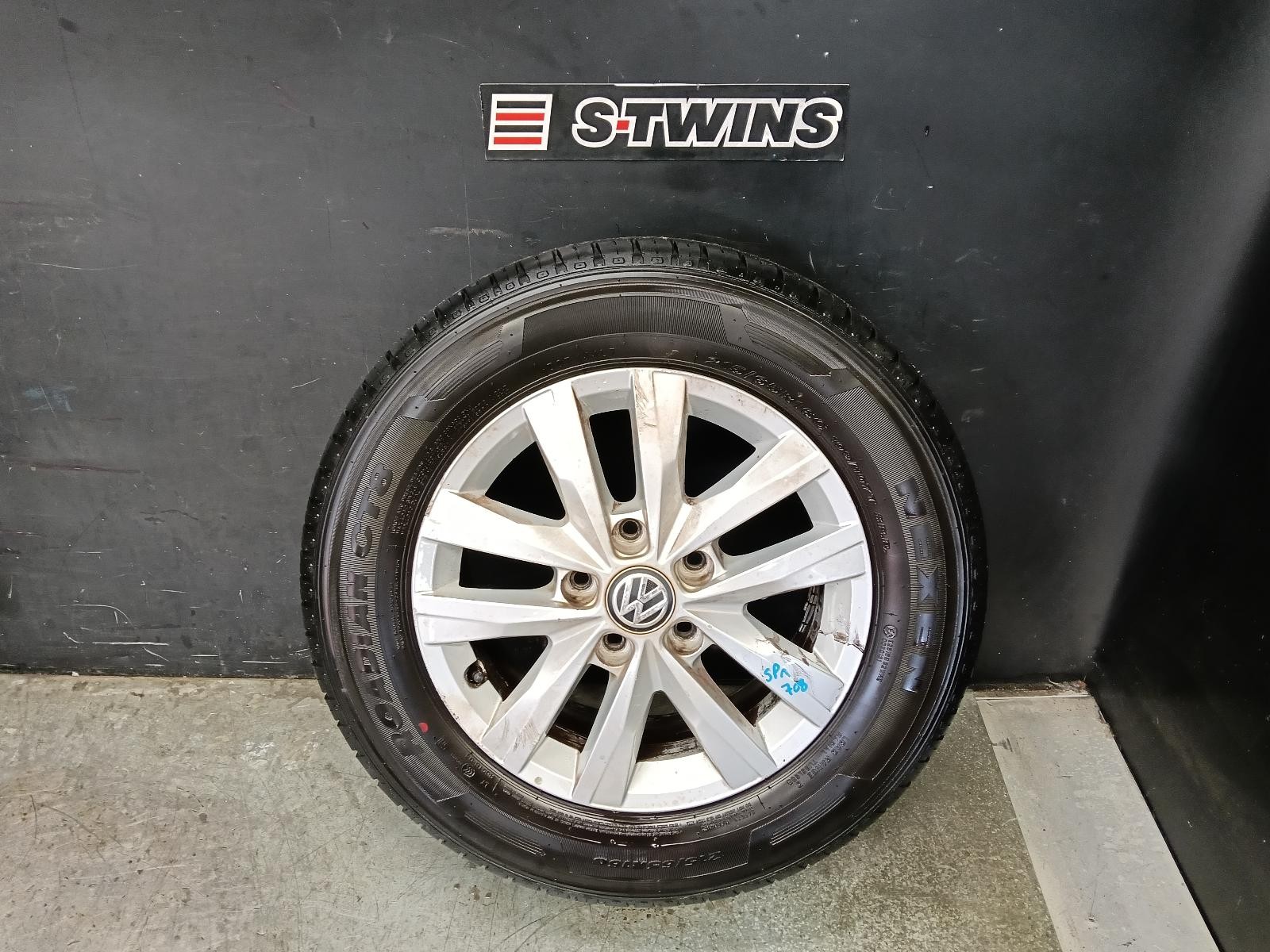 2017 Volkswagen Transporter VOLKSWAGEN MULTIVAN WHEEL ALLOY FACTORY, 16X6.5IN, 5 V SPOKE, CLAYTON, T6, 07/15