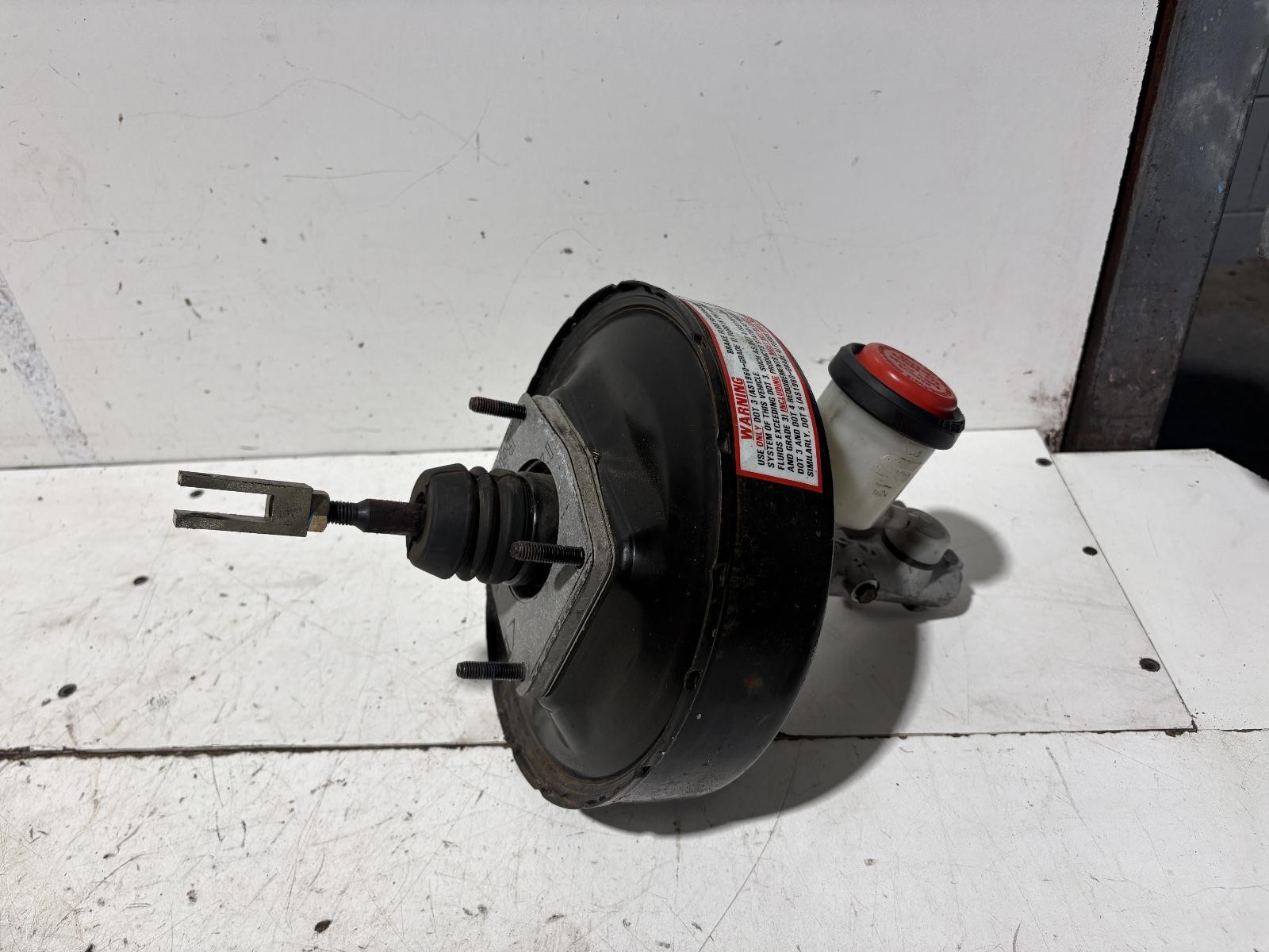 Toyota Corona Brake Booster w/Master Cylinder ST141 08/83-12/87