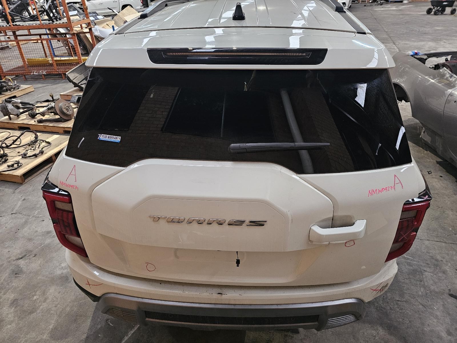 2024 Torres KGM TORRES RIGHT REAR DOOR WINDOW GLASS J100/U100 06/2024-2026 NMW09271