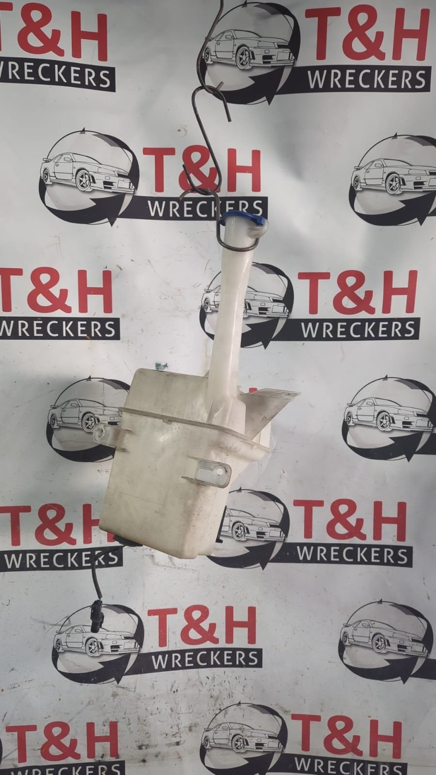 2011-2015 Hyundai i40 VF LB81D - Washer Bottle