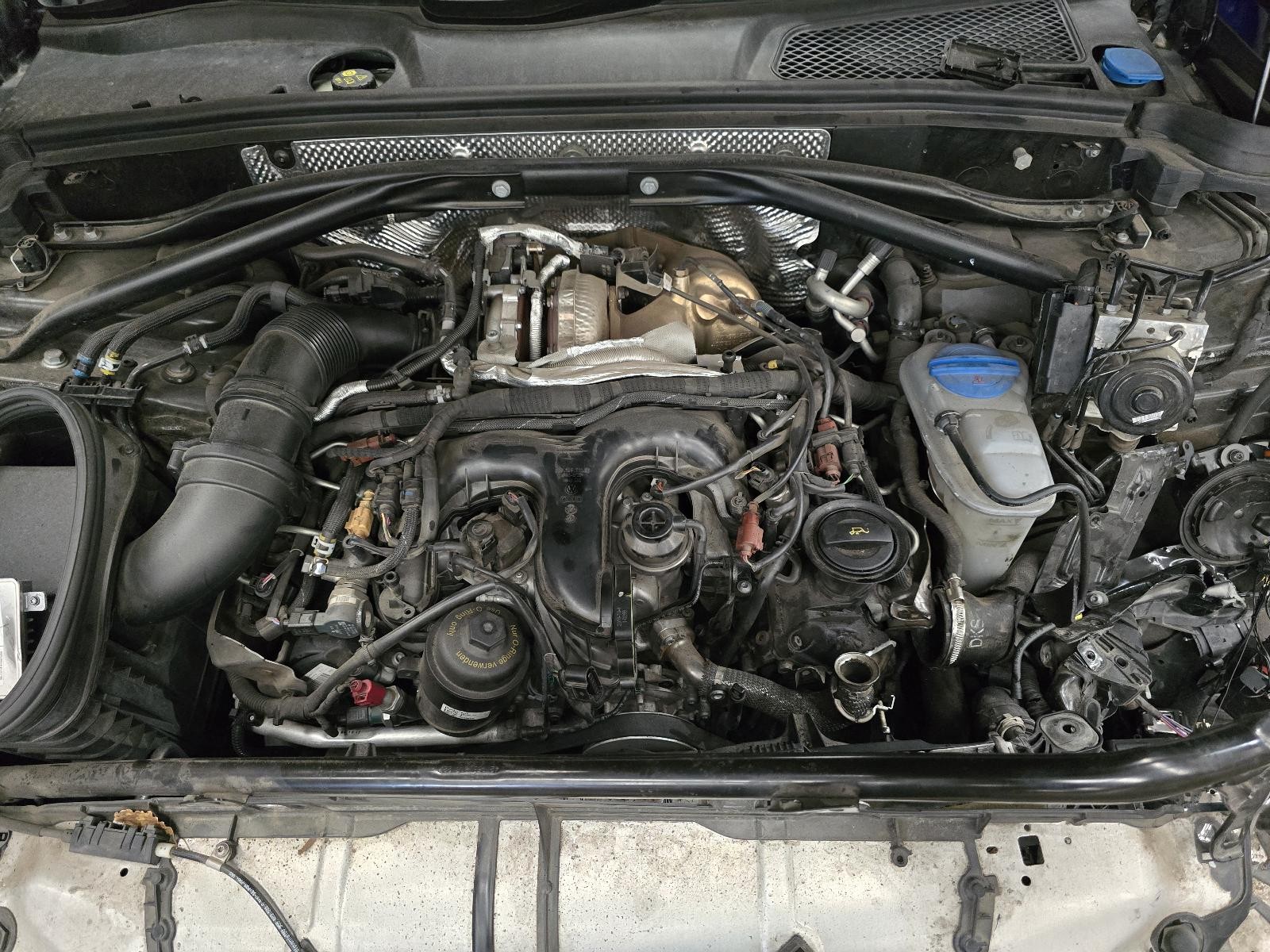 PORSCHE MACAN ENGINE MOTOR DIESEL 3.0 TURBO 95B 06/2014-07/2018 156580 Kms