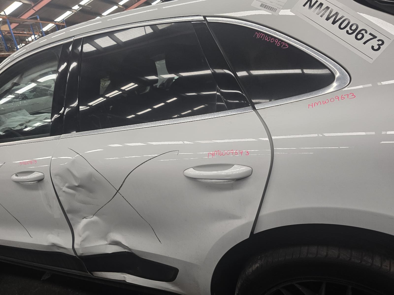 PORSCHE MACAN LEFT REAR SIDE GLASS 95B 06/2014-12/2025 NMW09673