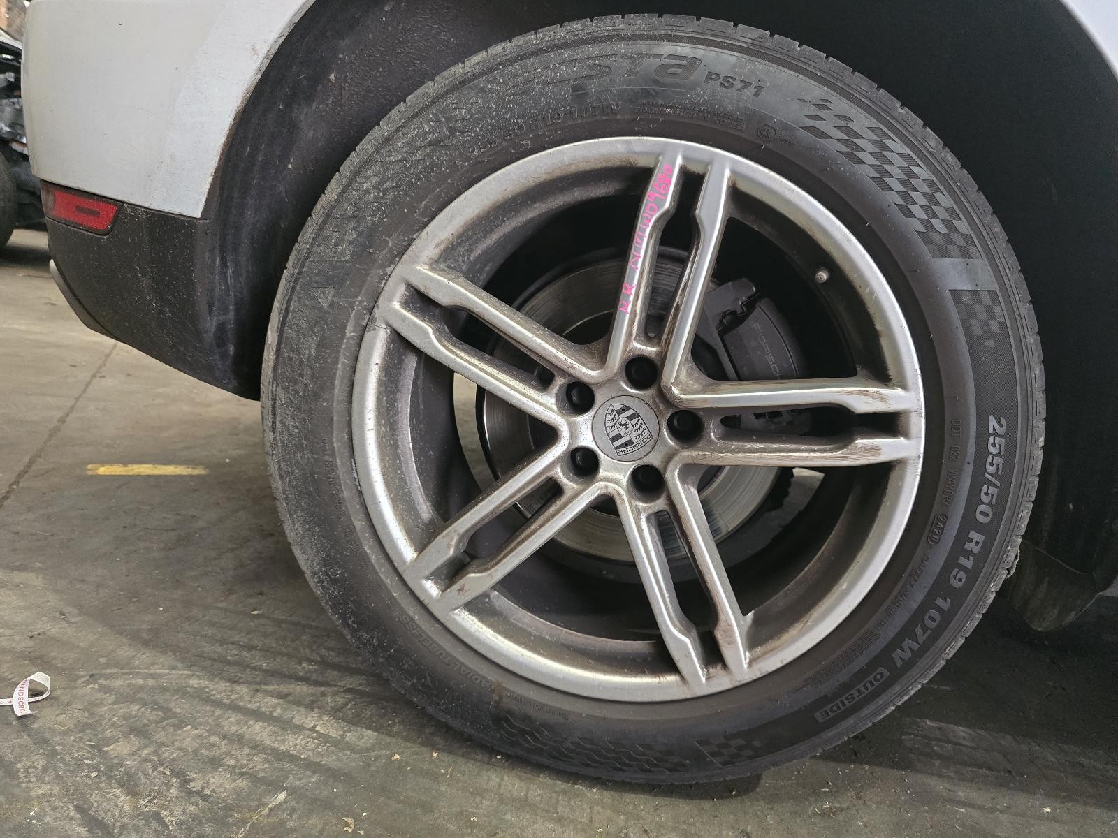 PORSCHE MACAN CALIPER RIGHT REAR BLACK 95B 06/2014-2024 NMW09680