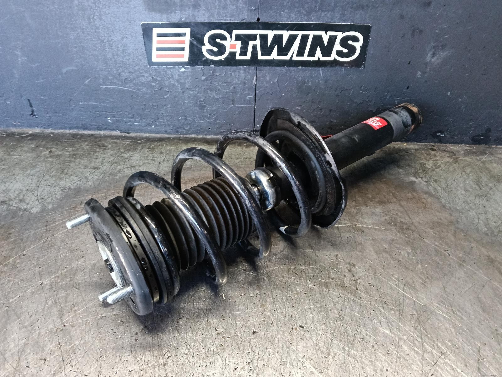 MAZDA 3 LEFT FRONT STRUT BP, 03/19- 19 20 21 22 23 24 25 26