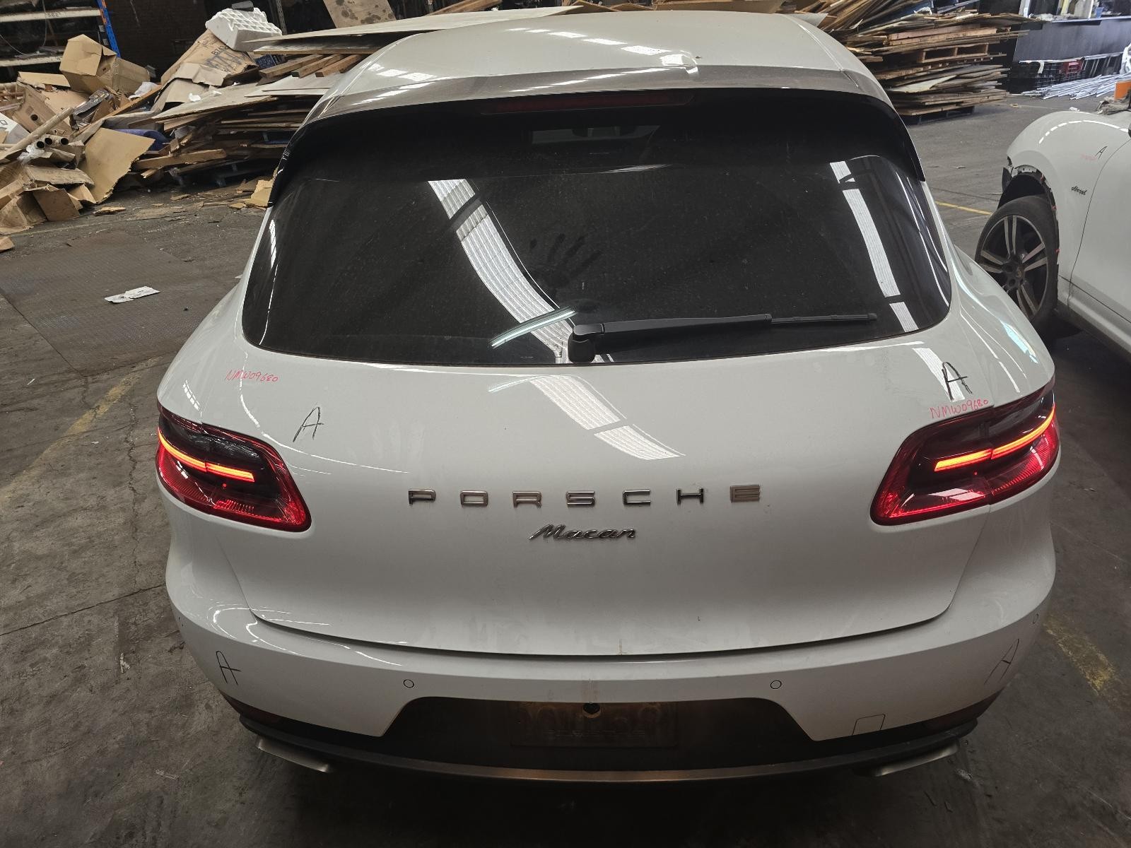 PORSCHE MACAN TAILGATE SHELL 95B 06/2014-07/2018 NMW09680