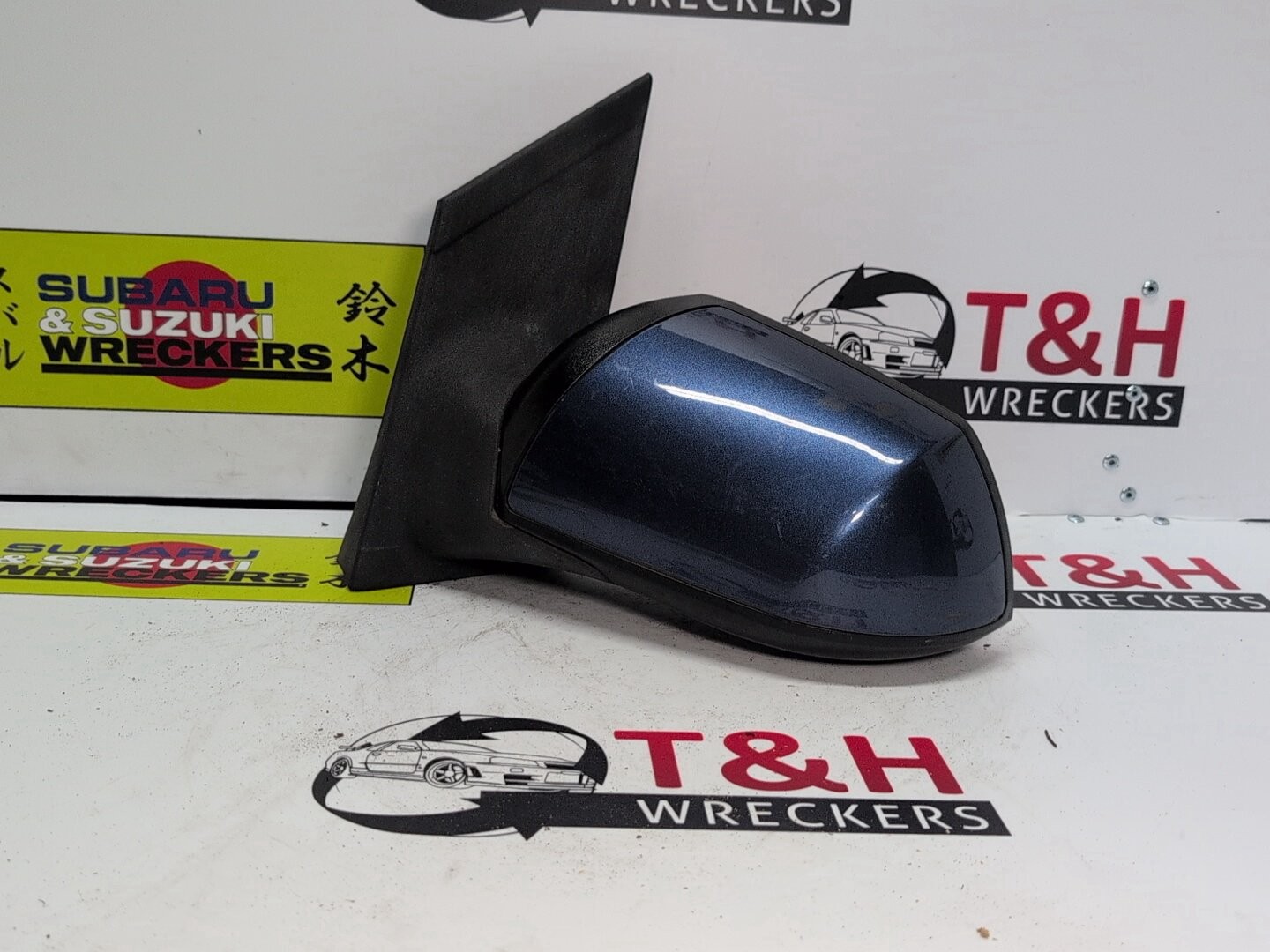 Jan 2005 to Jul 2007- Ford Focus LS- Left Door Mirror- Power Adjust, 3 Wire
