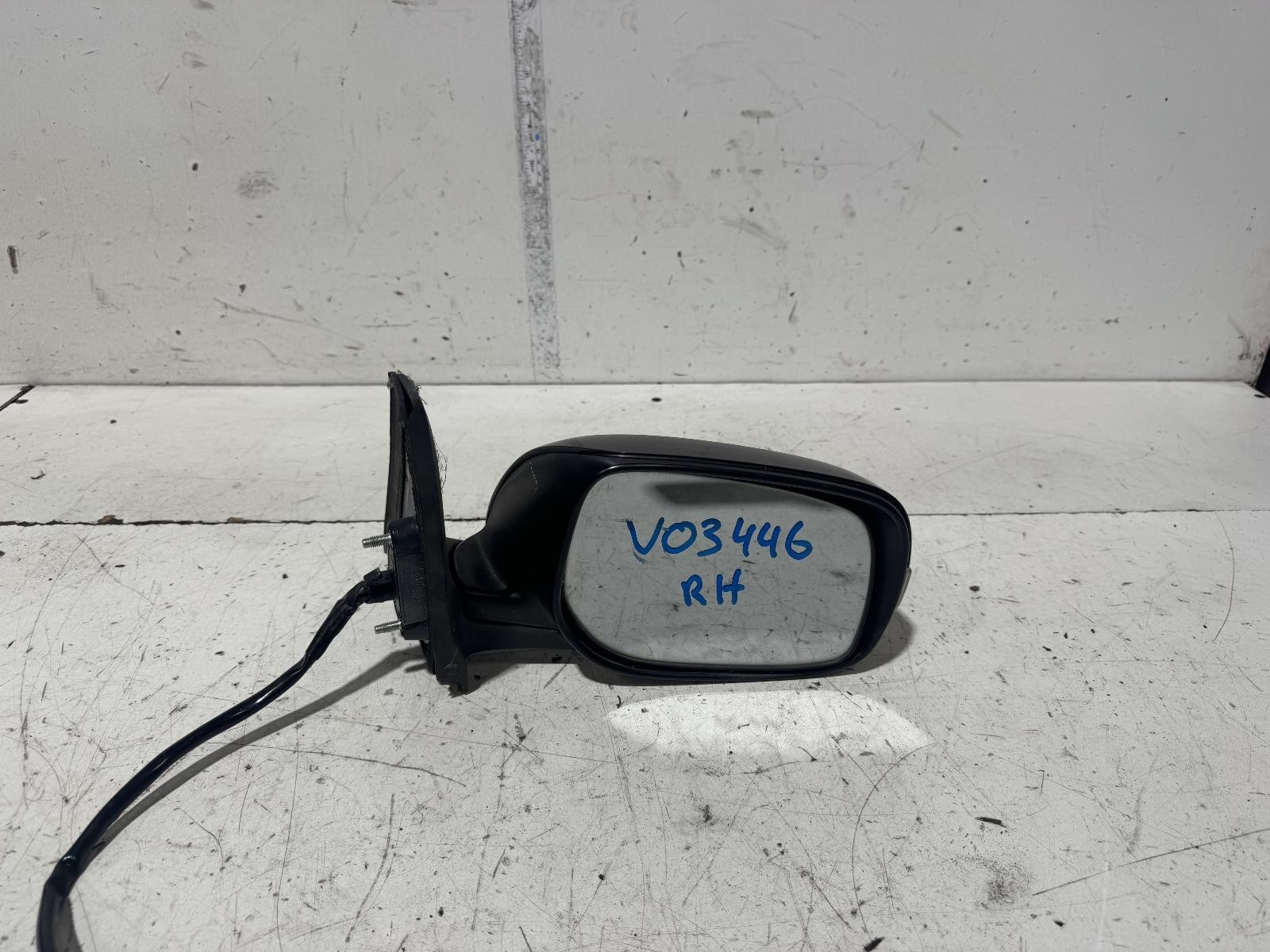 Toyota Rukus Right Door Mirror AZE151 01/2007-12/2015