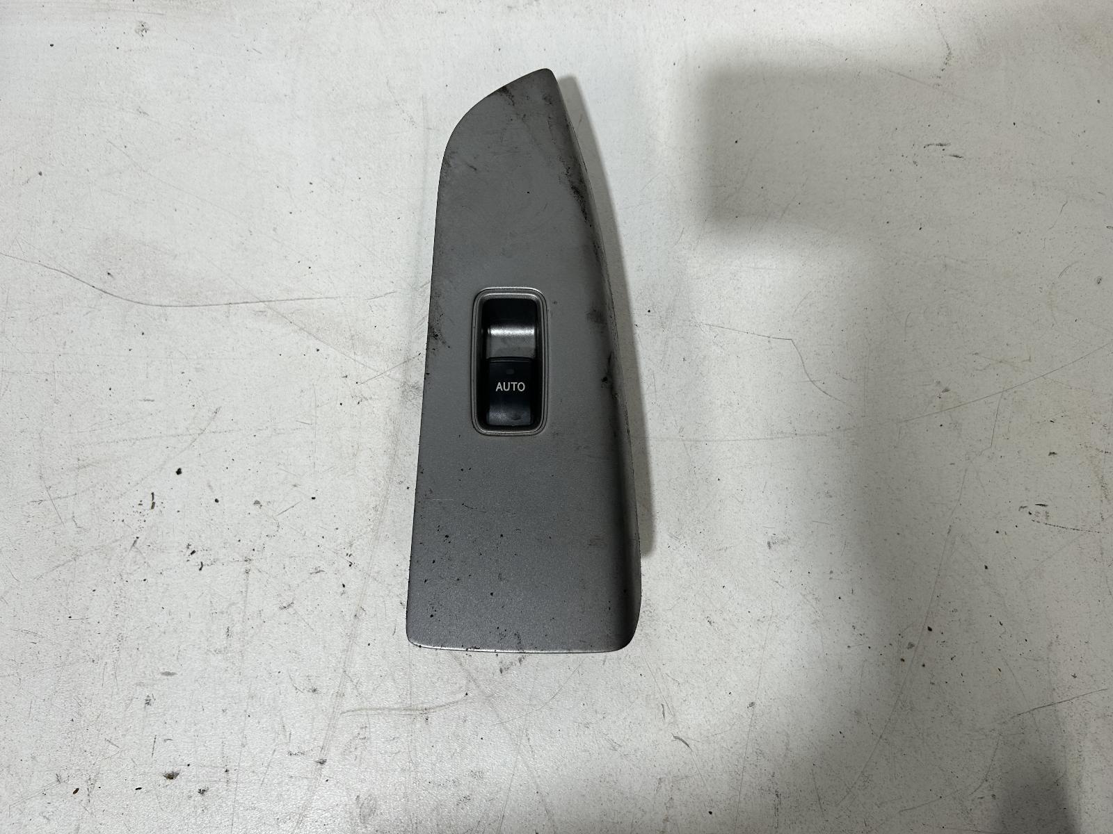 Toyota Corolla Left Front Window Switch ZZE122 12/2001-06/2007