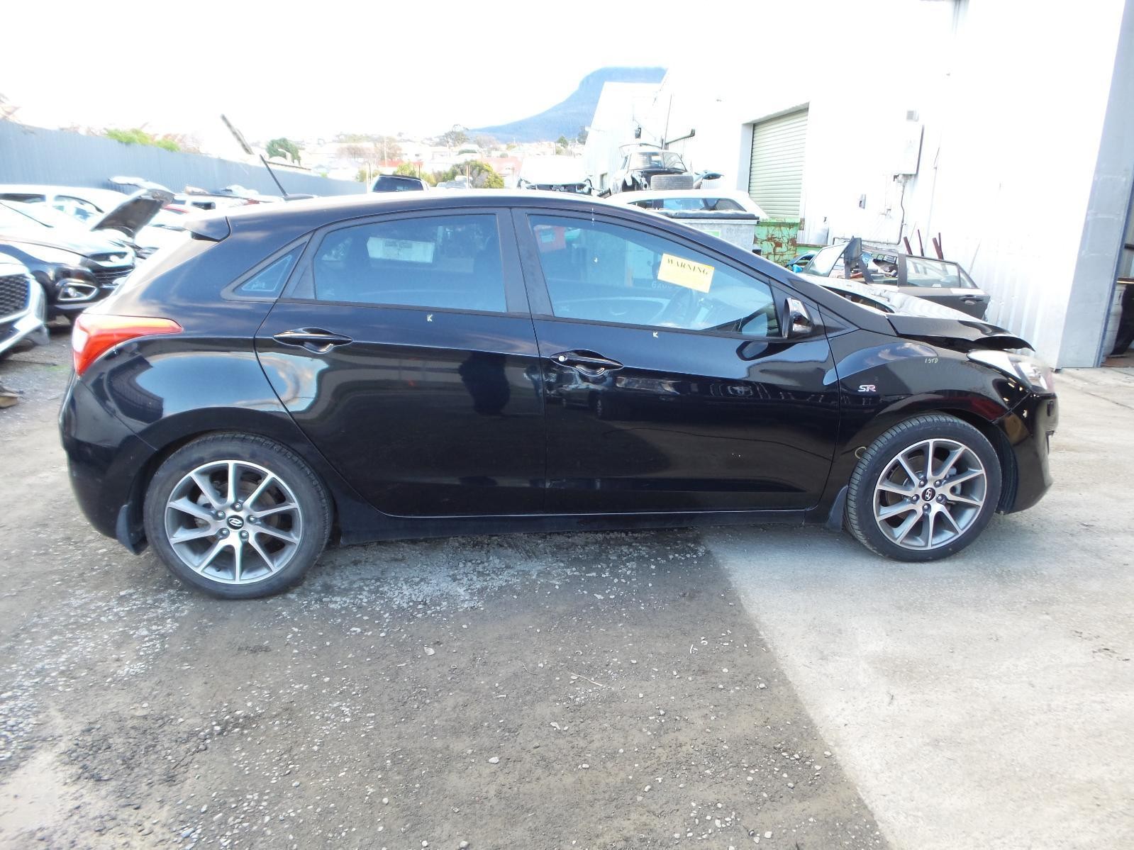 HYUNDAI I30 RIGHT DRIVESHAFT AUTO T/M, PETROL, 2.0, 5DR HATCH, GD, 08/13-02/17