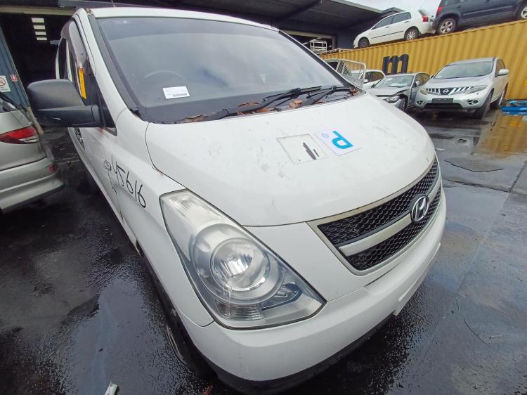 2010 Hyundai ILOAD/IMAX — Auto Petrol