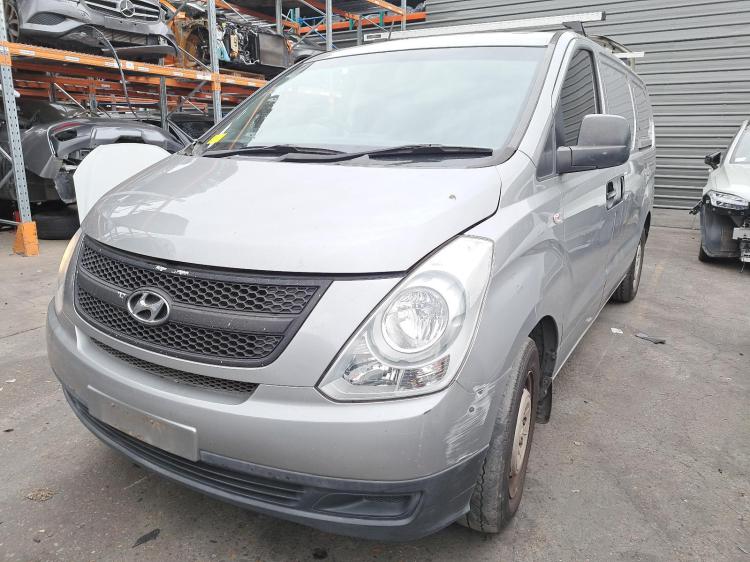 2013 Hyundai ILOAD/IMAX — Auto Diesel