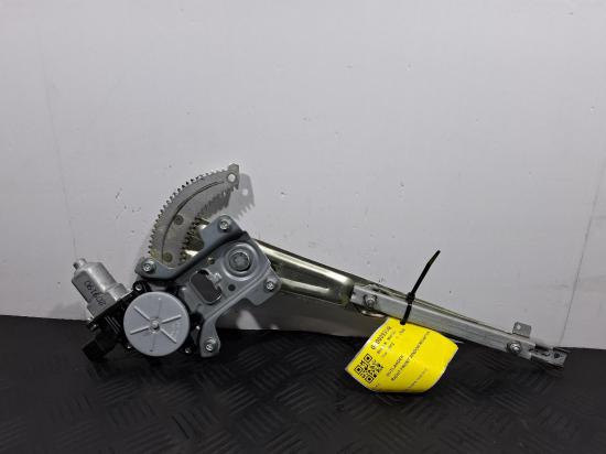 2012 Mitsubishi Outlander — Rightfront Window REG/MOTOR
