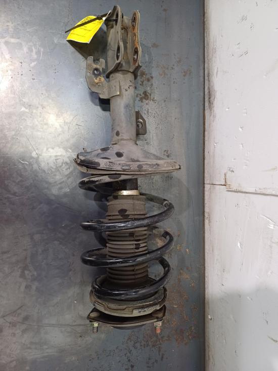 2010 Toyota Aurion — Right Front Strut