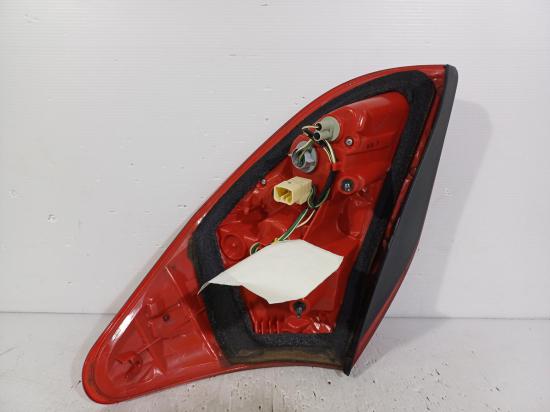 2006 Toyota Rav4 — Left Taillight
