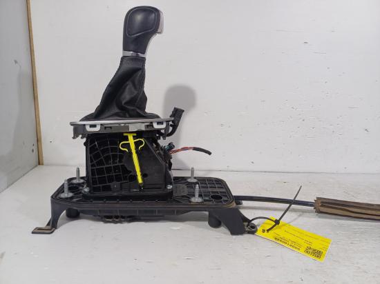 2014 Volkswagen Golf — Gear STICK/SHIFTTER