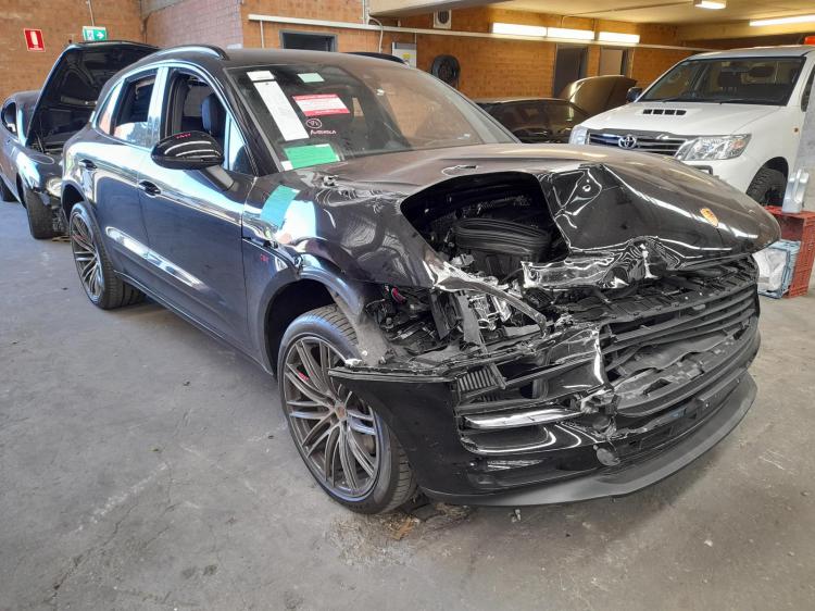 2020 Porsche Macan — ECU j6104: fuel pump control module, 95b, 06/14- 4g0 906 09