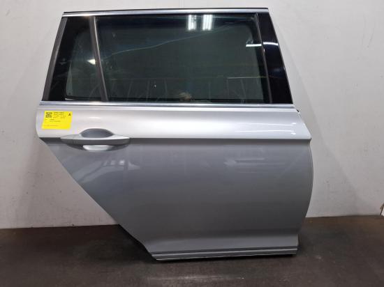 Passat Volkswagen Passat — Right Rear Door