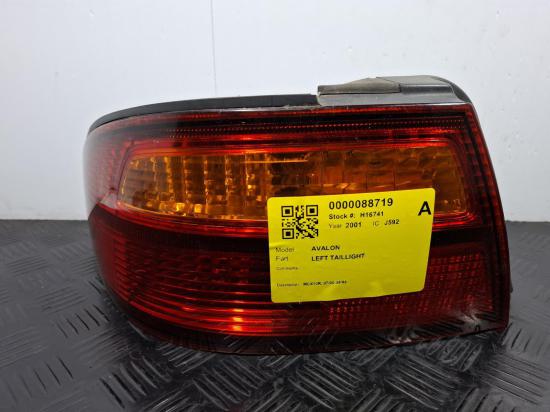 2001 Toyota Avalon — Left Taillight