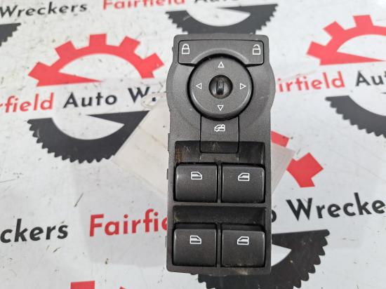2009 Holden — FRONT CENTRE MASTERSWITCH 4 DOOR BLACK