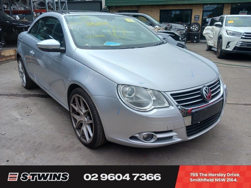 2010 Volkswagen Eos — 1F Auto Petrol