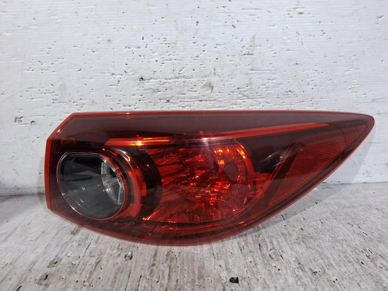 2016 Mazda Mazda3 — NON LED TYPE